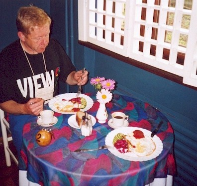 Frokost.JPG (53145 bytes)